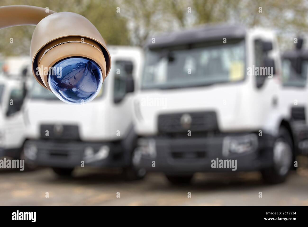 Caméra de vidéosurveillance ou système de surveillance pour la surveillance des concessionnaires de camions Banque D'Images