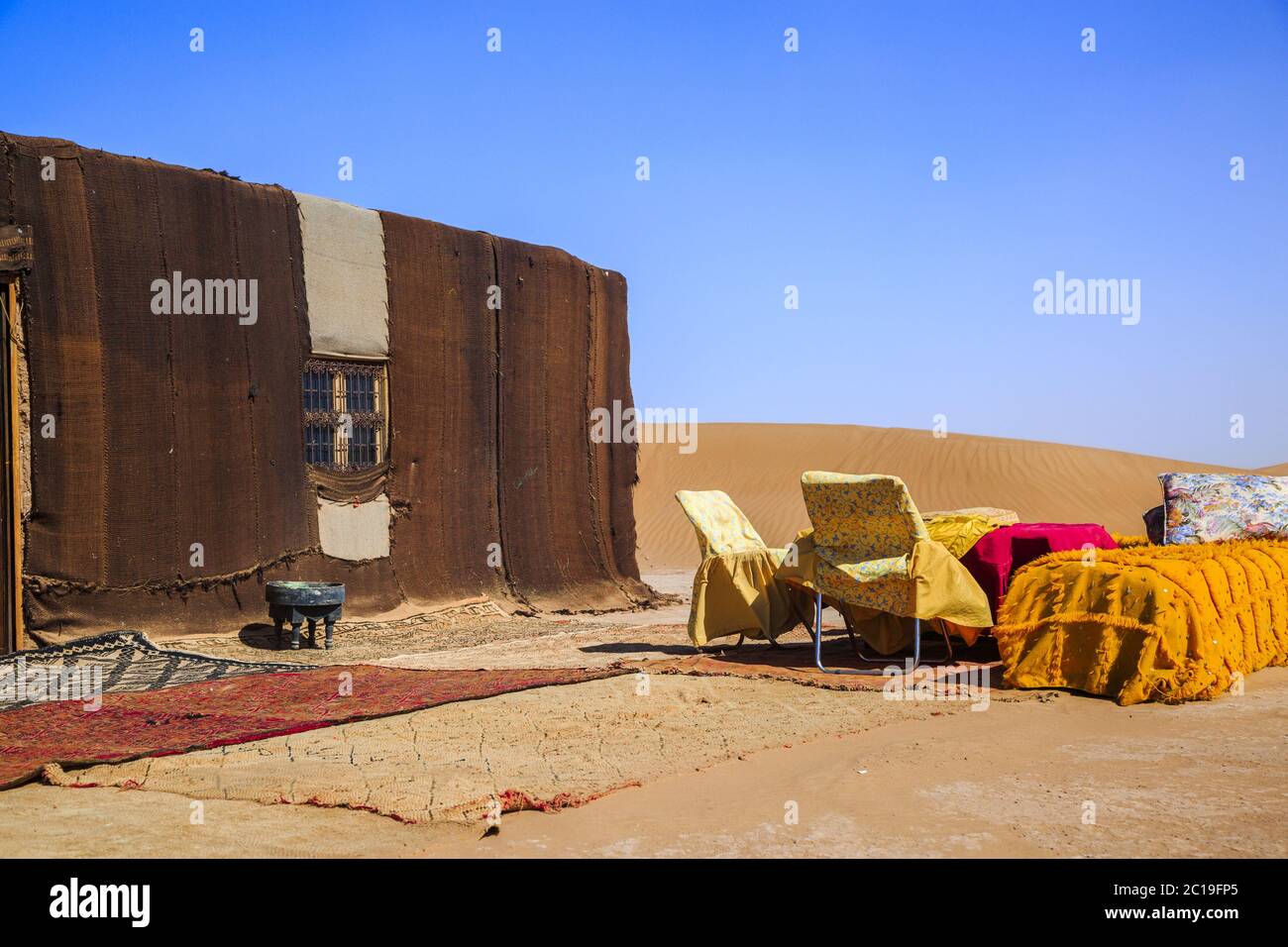Ait Saoun, Maroc - 22 février 2016 : tente dans le désert Banque D'Images