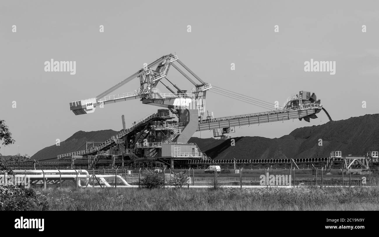 Terminal ABP Immingham en vrac avec équipement de manutention Voest-Alpine, Immingham, Humberside, Lincolnshire, Angleterre, Royaume-Uni Banque D'Images