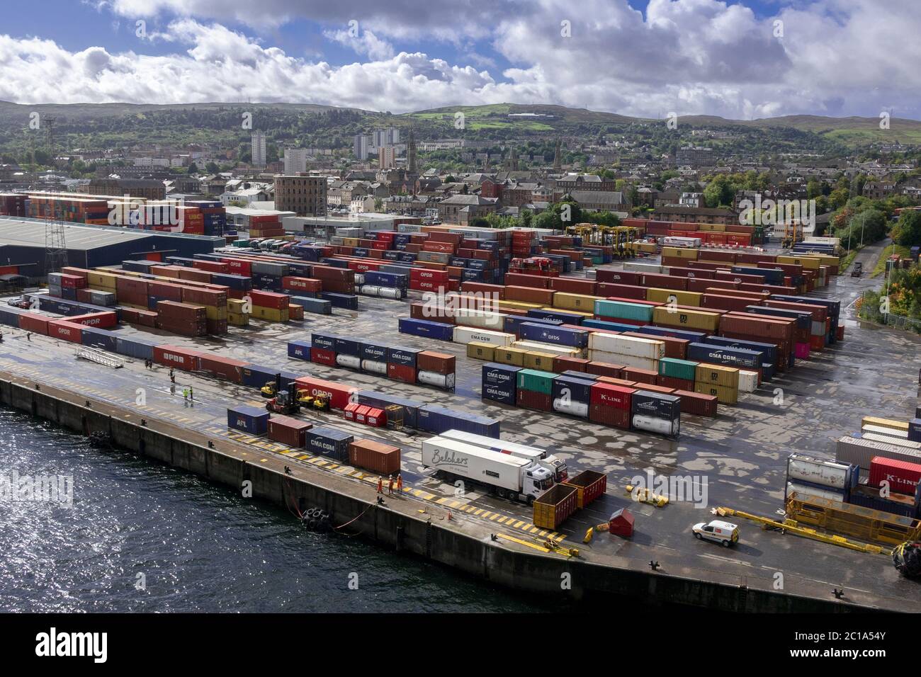 Greenock Shipping Container Port Docks et Cruise Ship terminal Greenock Scotland Banque D'Images