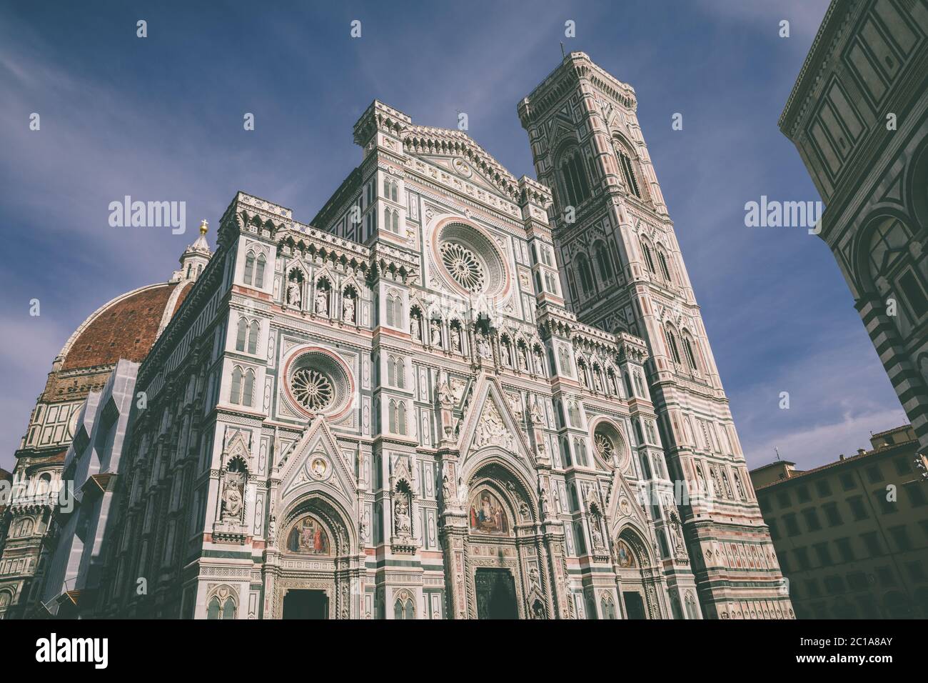 Florence, Italie - 24 juin 2018 : vue panoramique de Cattedrale di Santa Maria del Fiore (Cathédrale de Sainte Marie de la fleur) et le campanile de Giotto. Banque D'Images