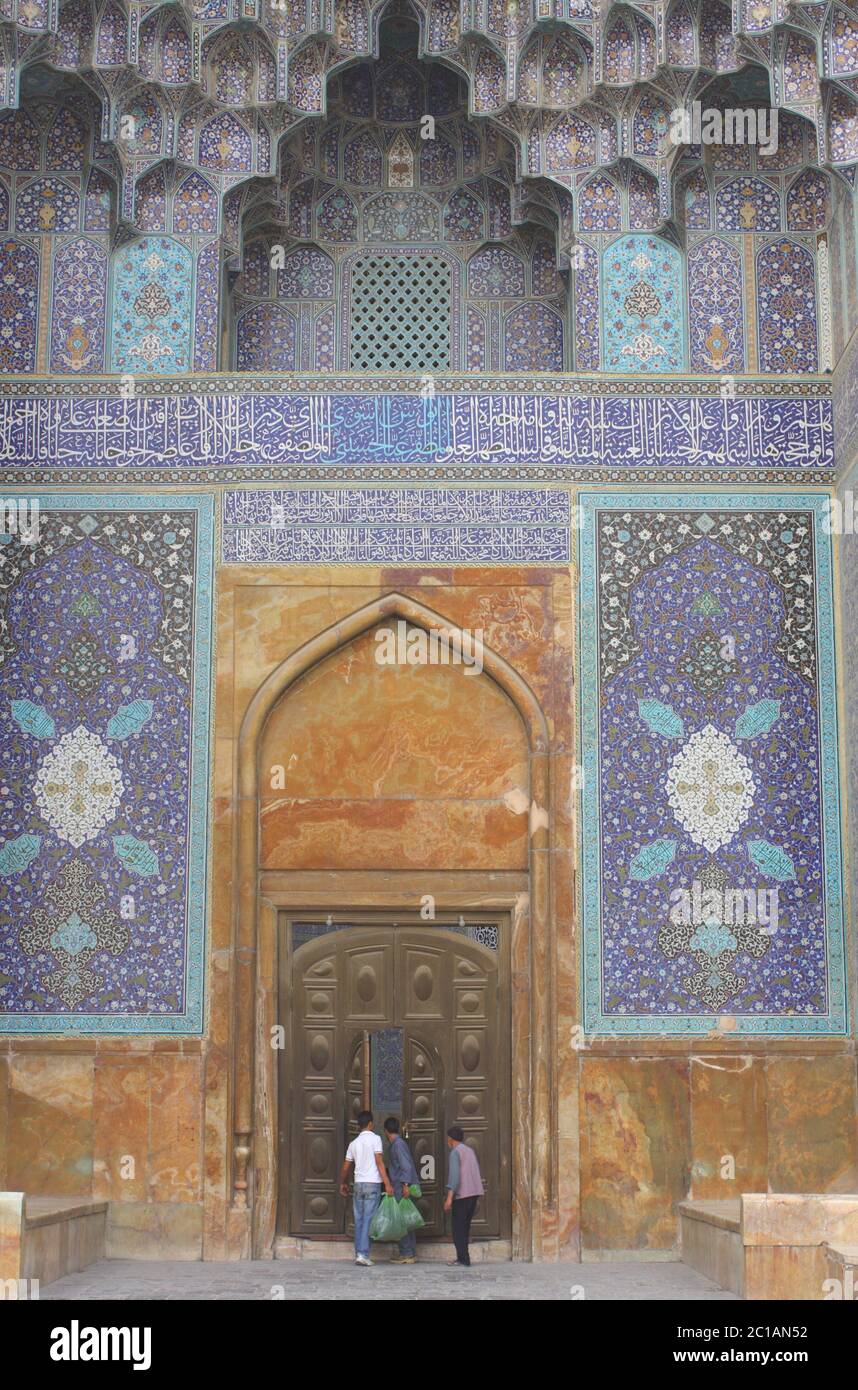 Entrée à la Mosquée Imam (Masjed-e Imam), place Imam, Isfahan, Esfahan, Iran Banque D'Images