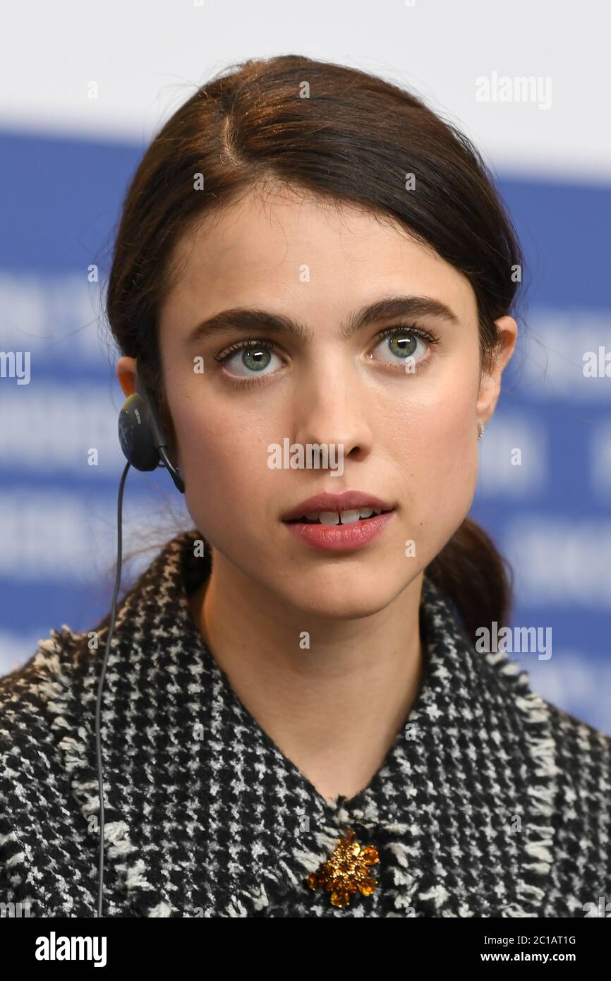 Margaret Qualley participe à la conférence de presse pour l'année My Salinger lors du 70e Festival international du film de Berlin. © Paul Treadway Banque D'Images