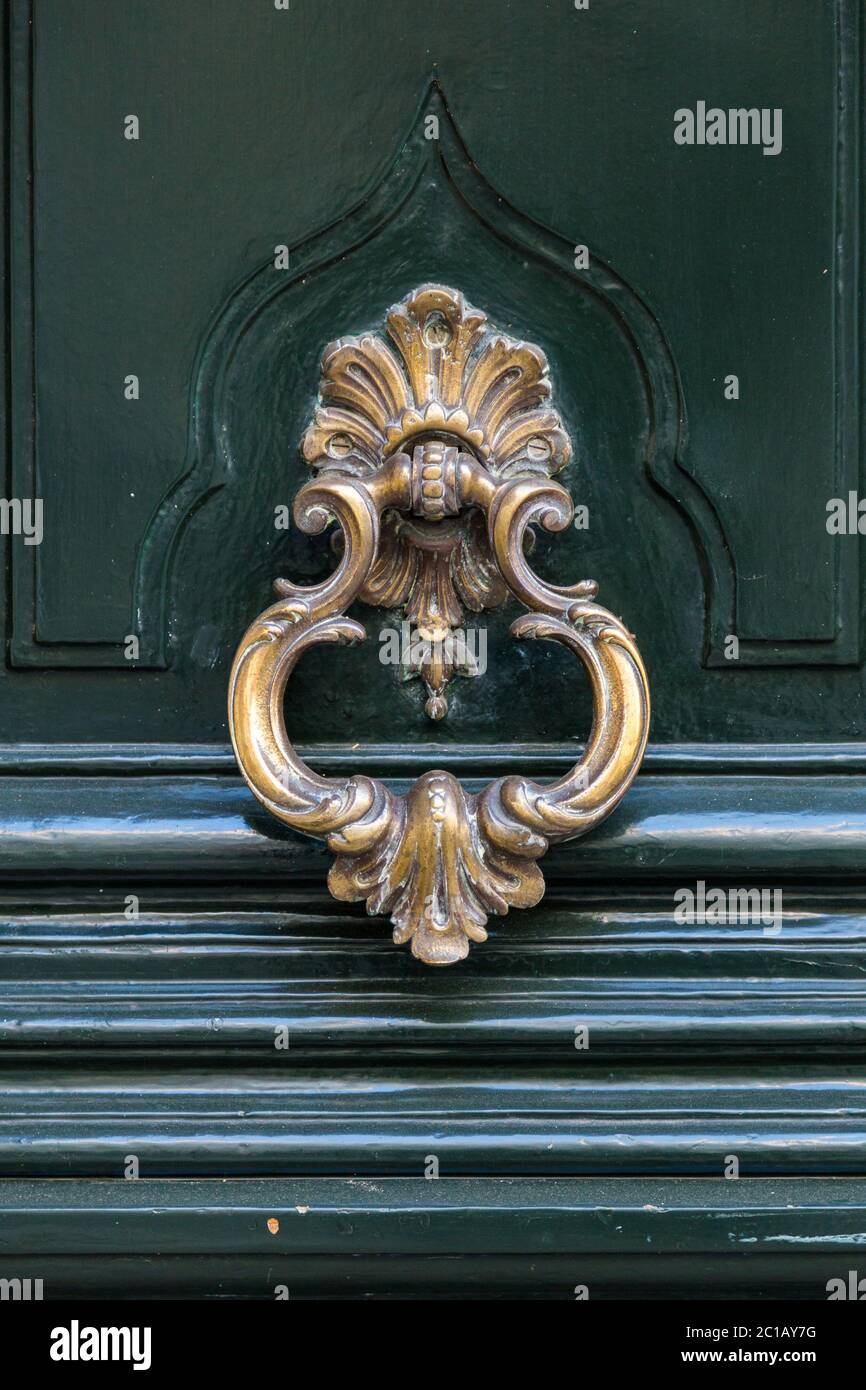 Style vintage de bronze antique porte knocker Banque D'Images