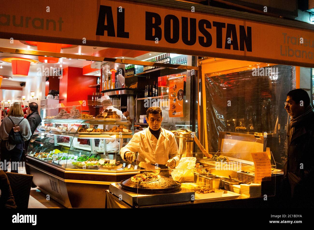 Restaurant libanais Al Boustan dans un marché en plein air de la rue Montorgueil à Paris, France. Banque D'Images