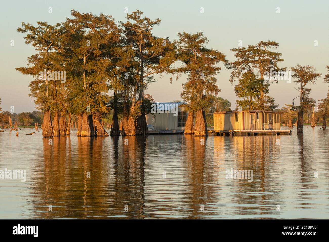 Etats-Unis, Louisiane, paroisse de St.Martins, pont de Breaux, Atchachafalaya Basin Landing & Marina, camp de pêche cajun Banque D'Images