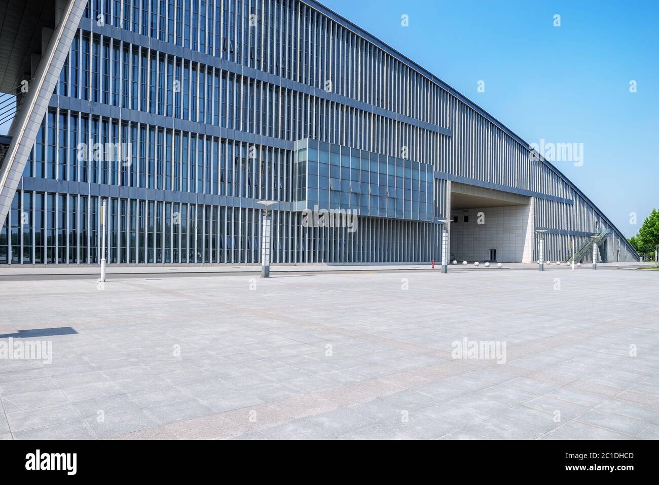 Immeuble de bureaux modernes dans la ville Banque D'Images