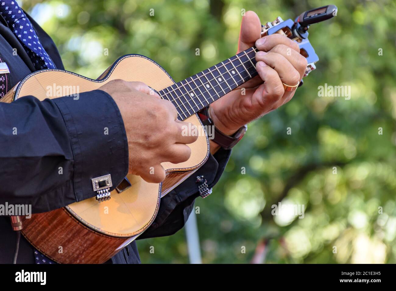Guitare acoustique à quatre cordes Banque D'Images