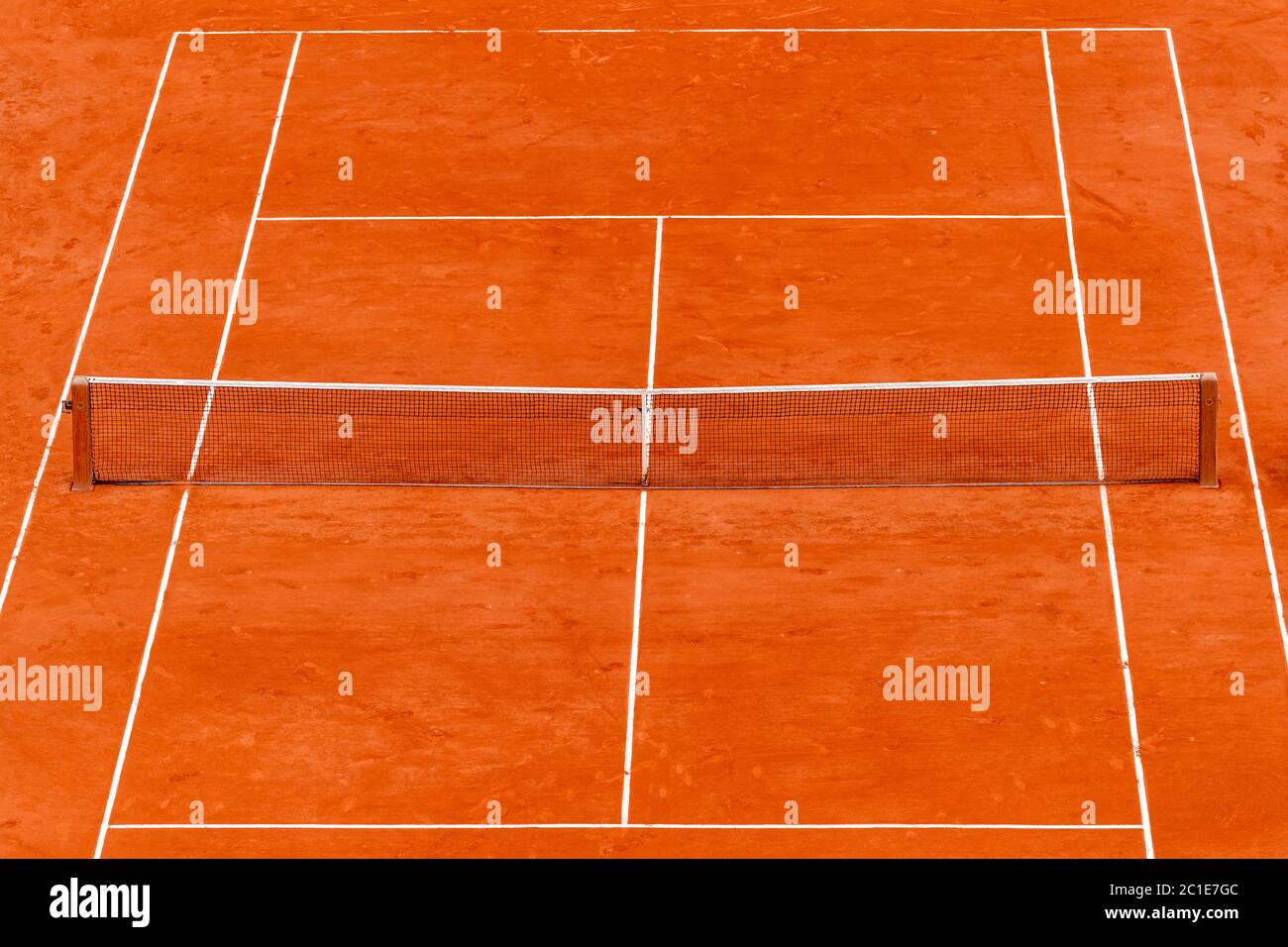 Vue sur un court de tennis en terre battue et ligne de base Photo Stock -  Alamy