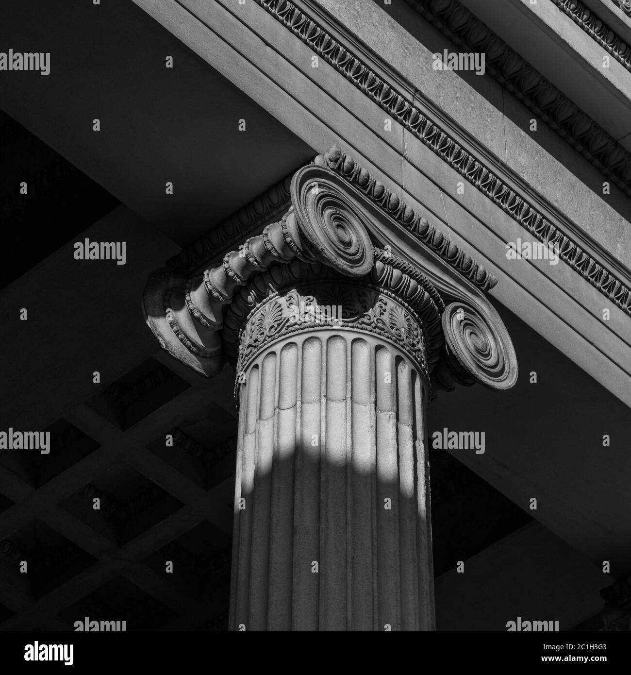 Ancienne colonne de palais de justice de justice Banque D'Images