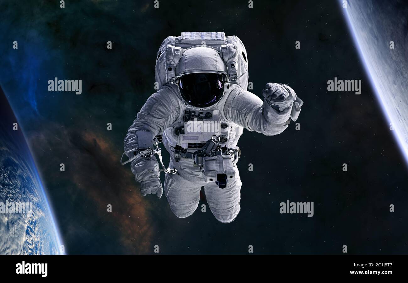 Astronaute dans l'espace ouvert. Science-fiction Banque D'Images