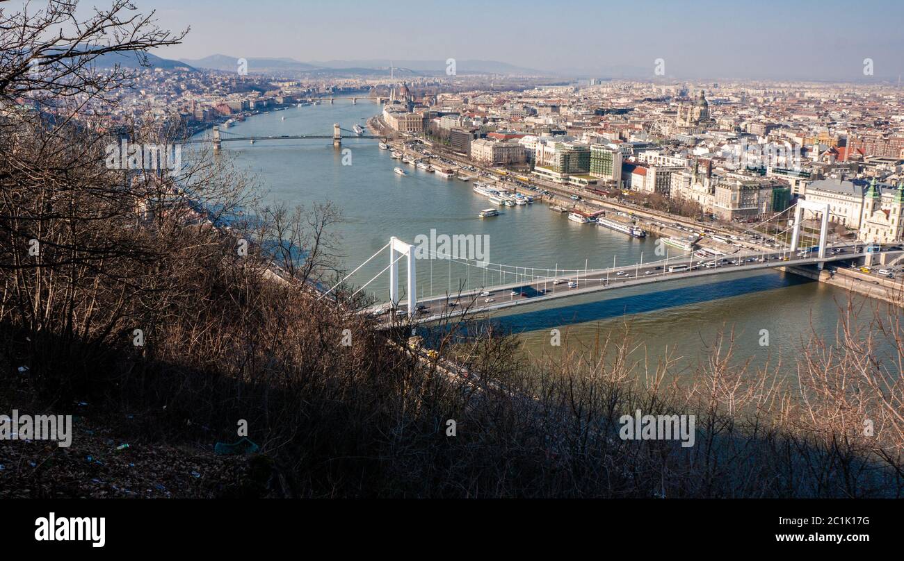 Pont des Chaînes sur le Danube à Budapest Hongrie ville Banque D'Images