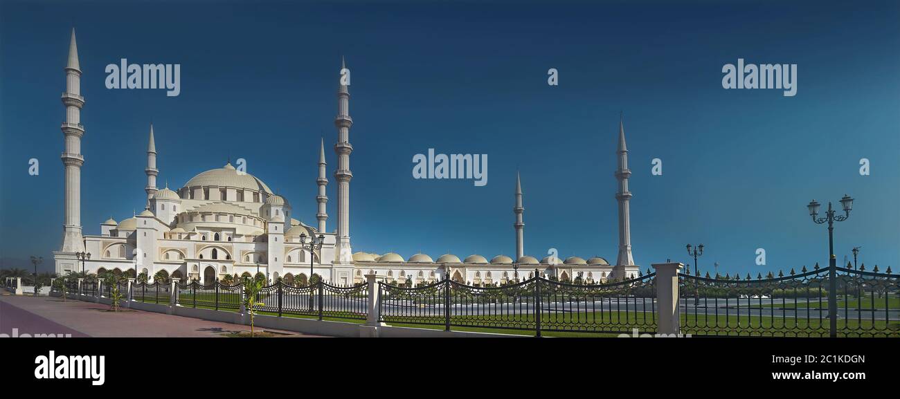 Grande mosquée Sheikh Zayed à Fujairah Banque D'Images