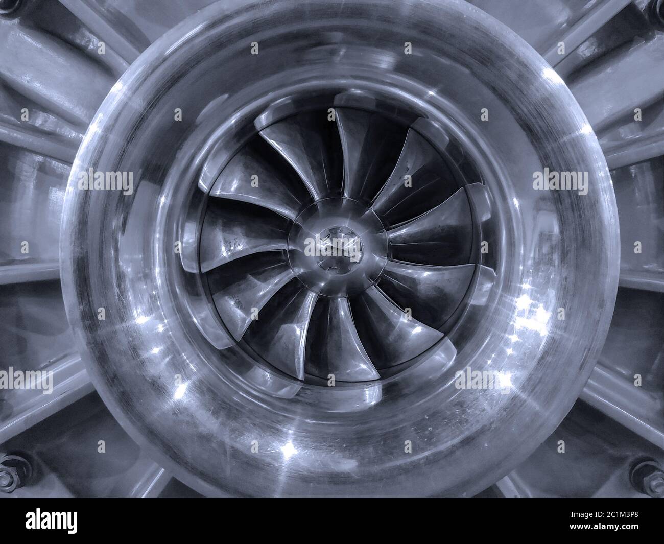 Miroir Mural Upcyclé à Partir De Pale De Turbine Moteur Avion RAF Canberra - 72x72 Cm, Cadre Miroir - Reconditionné