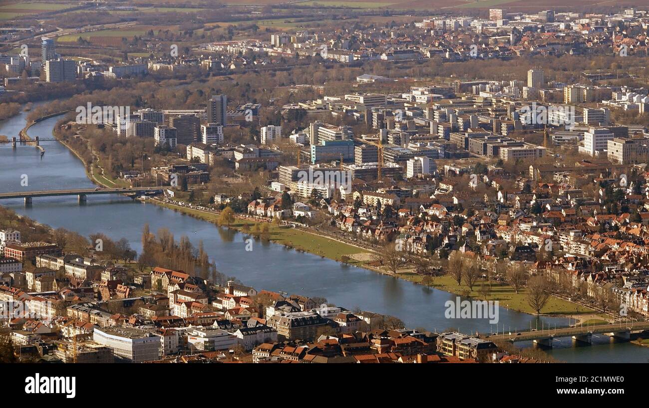 Vue sur le Neckar à Heidelberg depuis le Königstuhl Banque D'Images