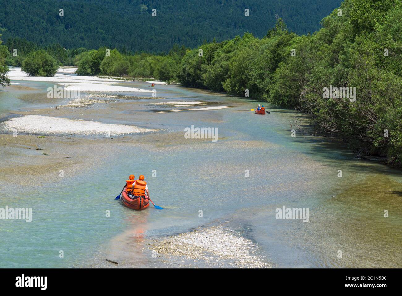 Rafting sur la rivière Isar Banque D'Images