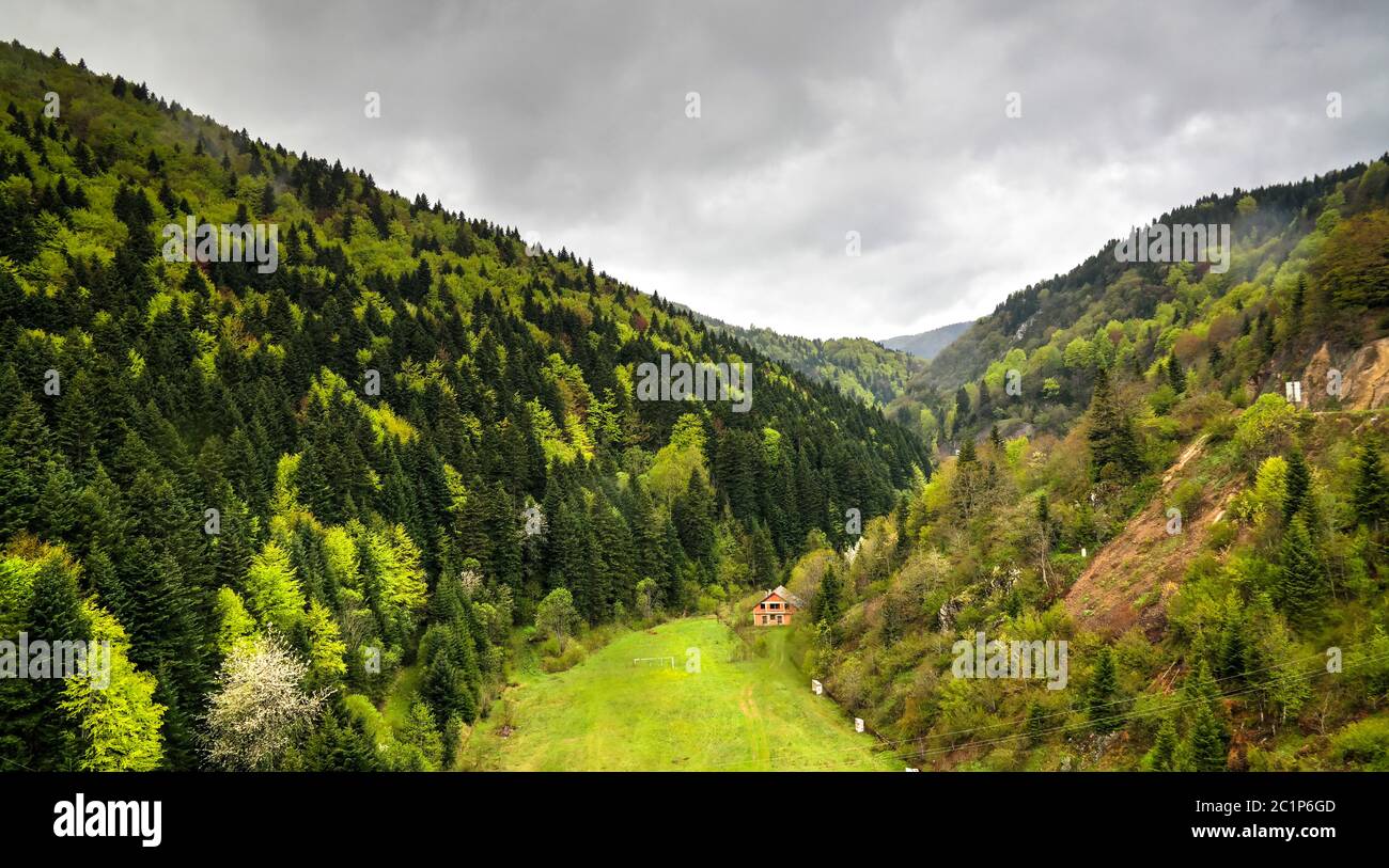 Paysage du parc national de Mavrovo avec montagne, FYR Macédoine Banque D'Images