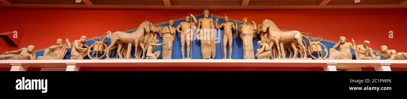 Statues du Panthéon. Zeus, Athéna et autres dieux grecs anciens Banque D'Images