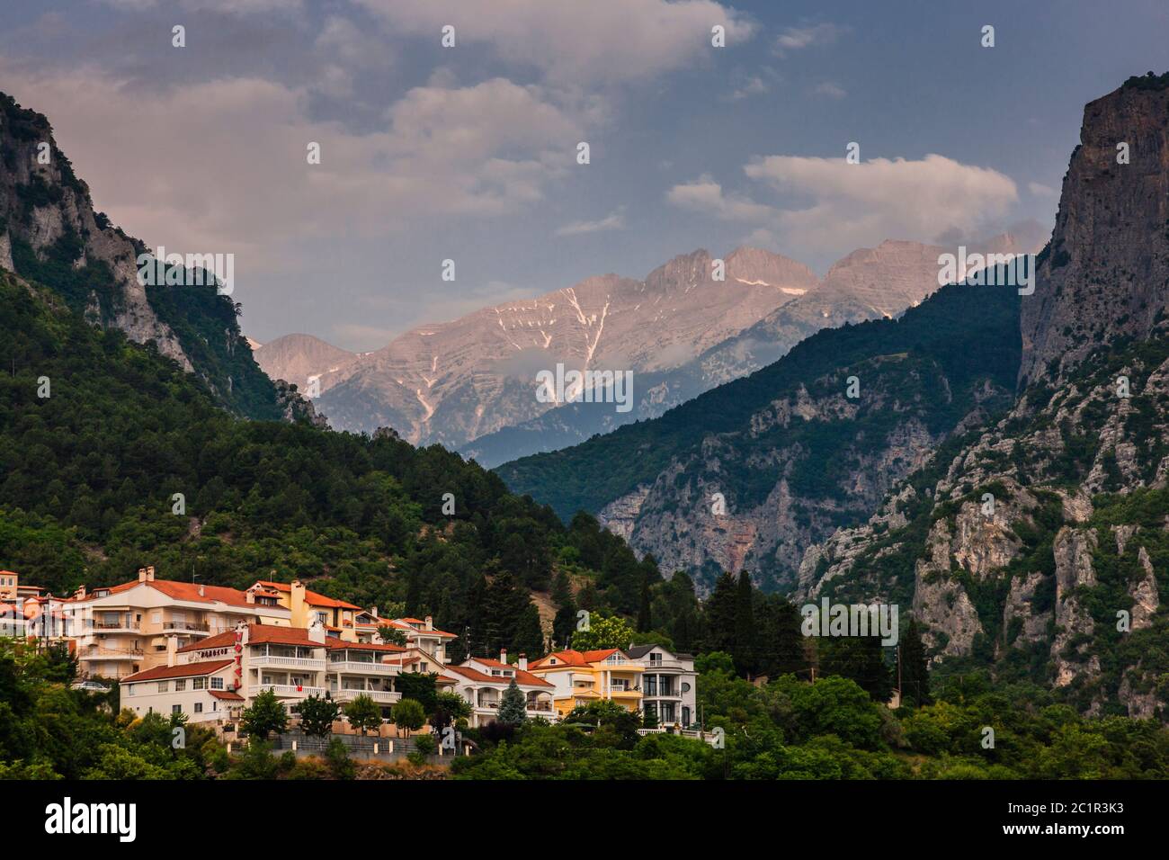 Matin Mont Olympe de la ville de Litochoro, Litochoro, Macédoine centrale, Grèce, Europe Banque D'Images
