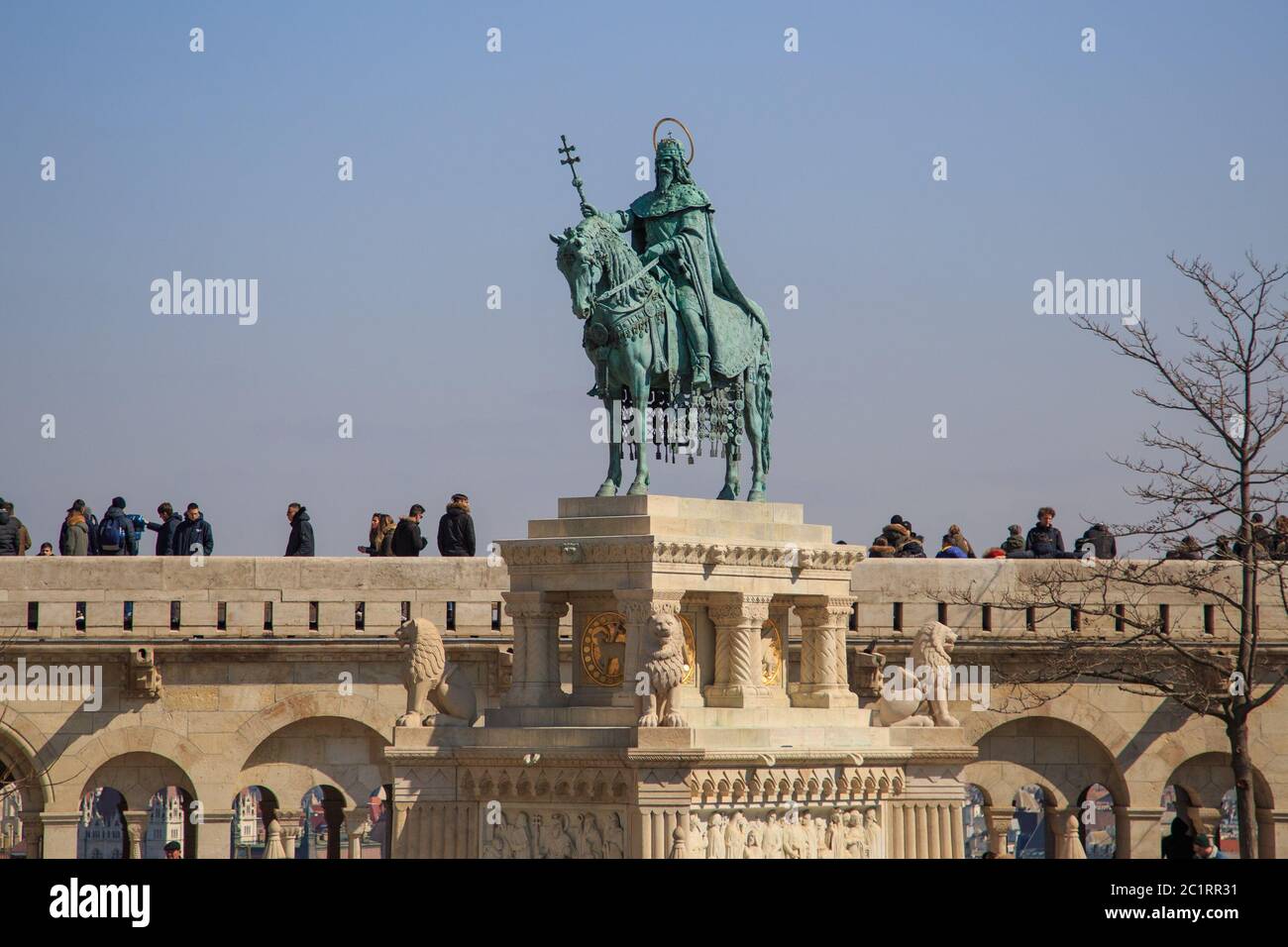 Budapest, Hongrie, mars 22 2018: Héros hongrois sur un cheval - statue équestre du roi Stephen I (Szent Istvan kiraly) dans le F Banque D'Images