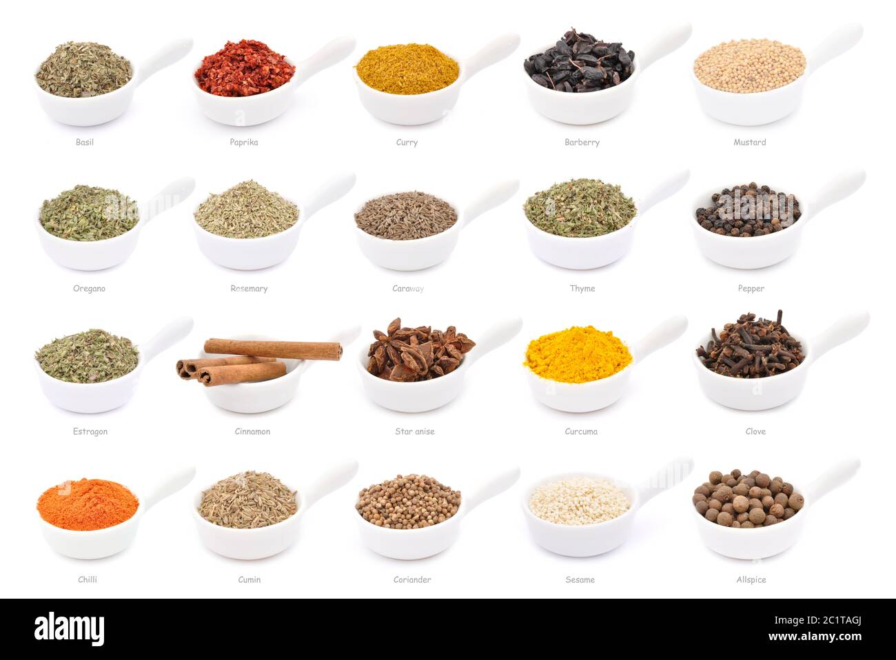 Épices. Grande collection d'épices dans un bol blanc avec titres de