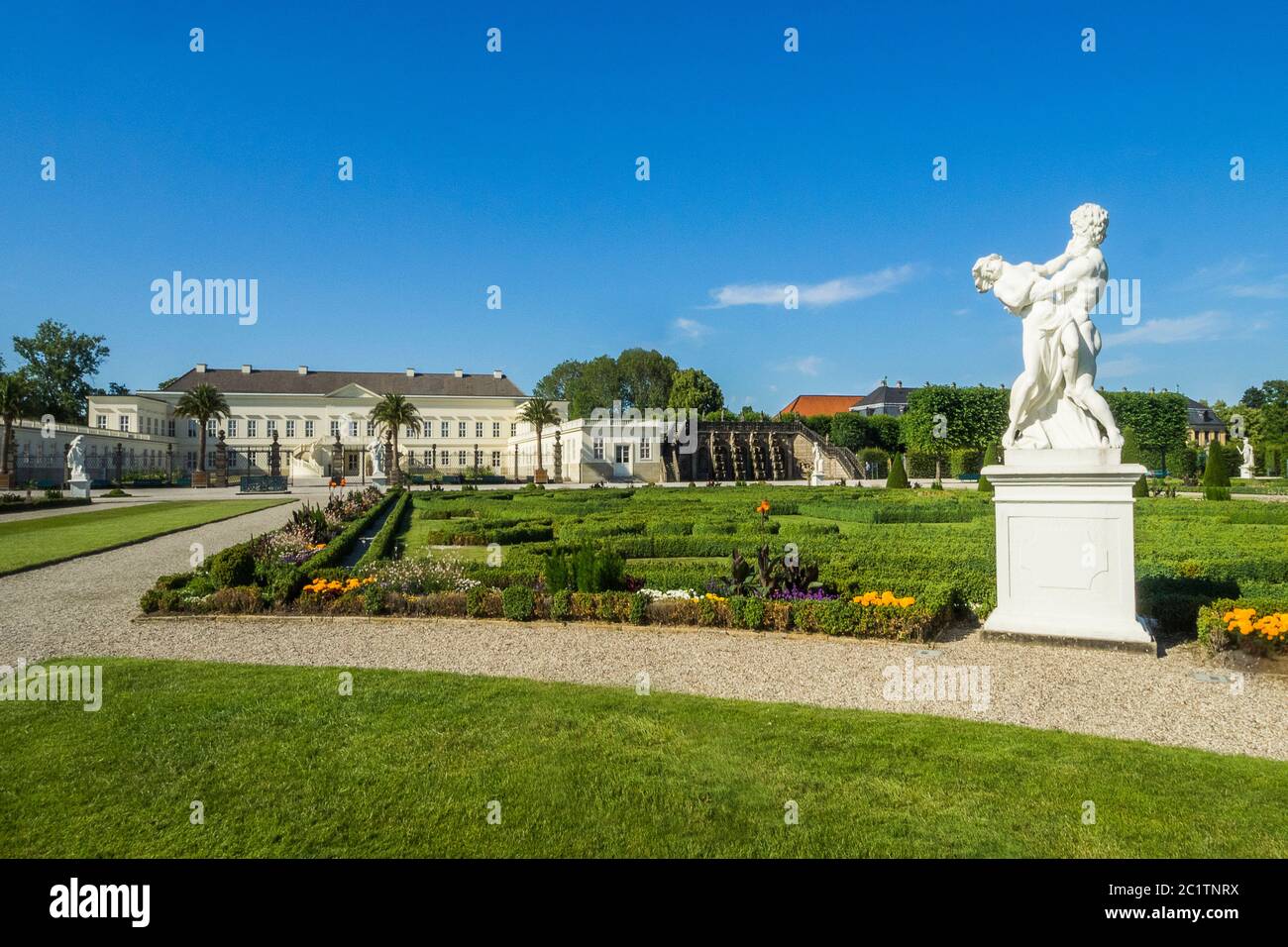 Allemagne, Hanovre - Jardins Herrenhausen avec le Palais Herrenhausen Banque D'Images