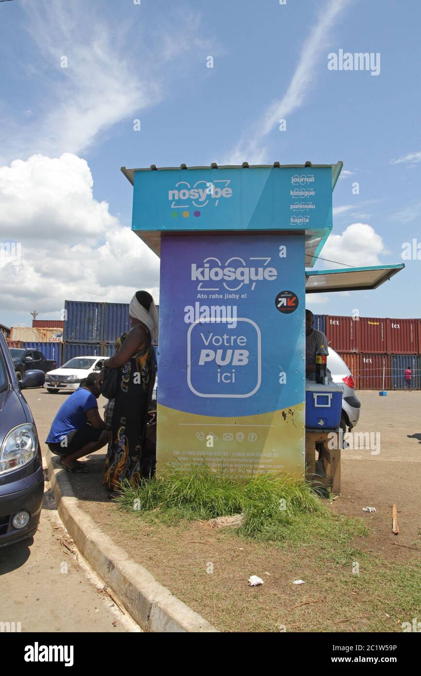 kiosque à Andoany ou port Hell-ville, Nosy Be, Madagascar. Banque D'Images