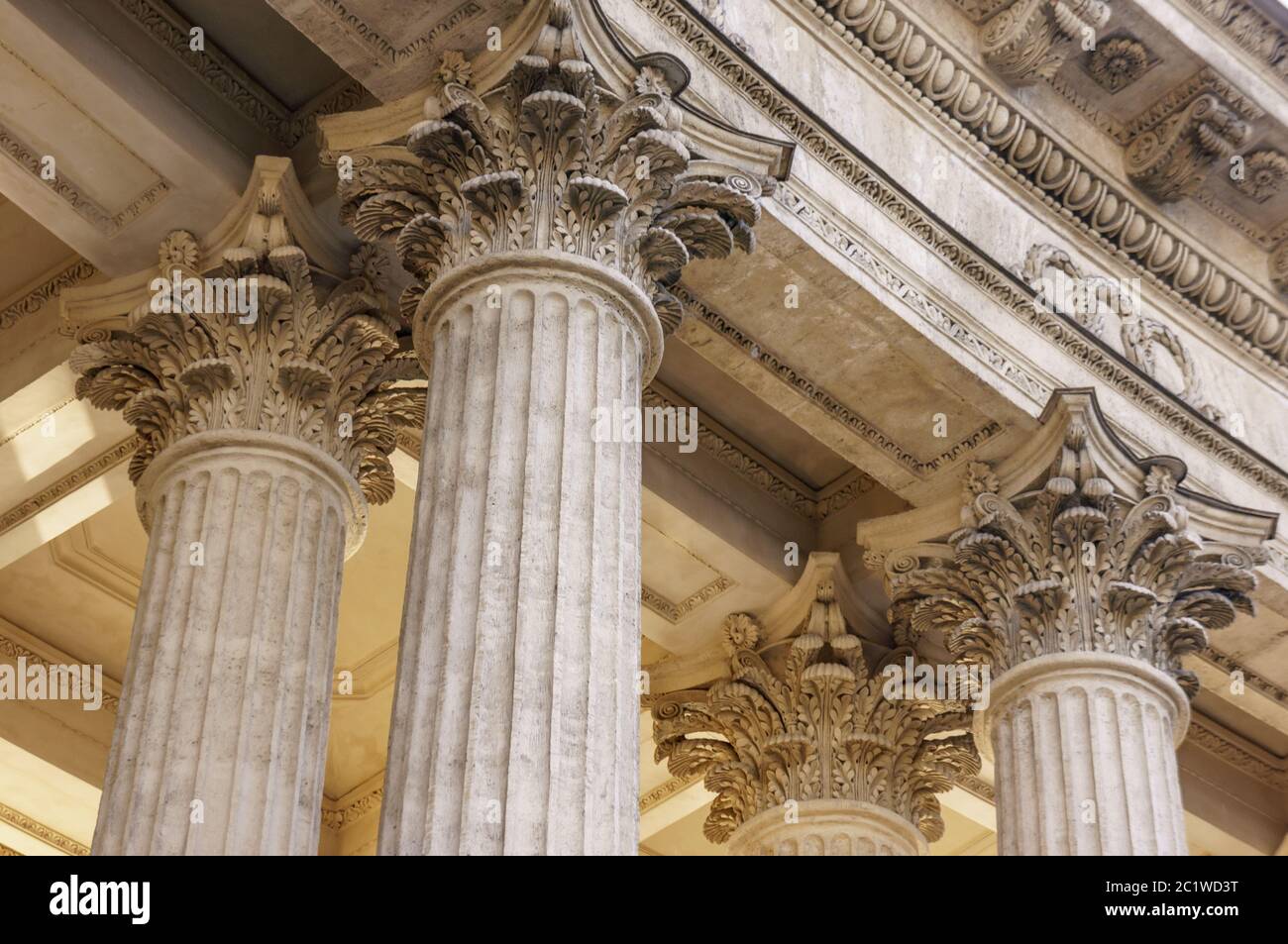 Ancienne colonne de palais de justice de justice Banque D'Images