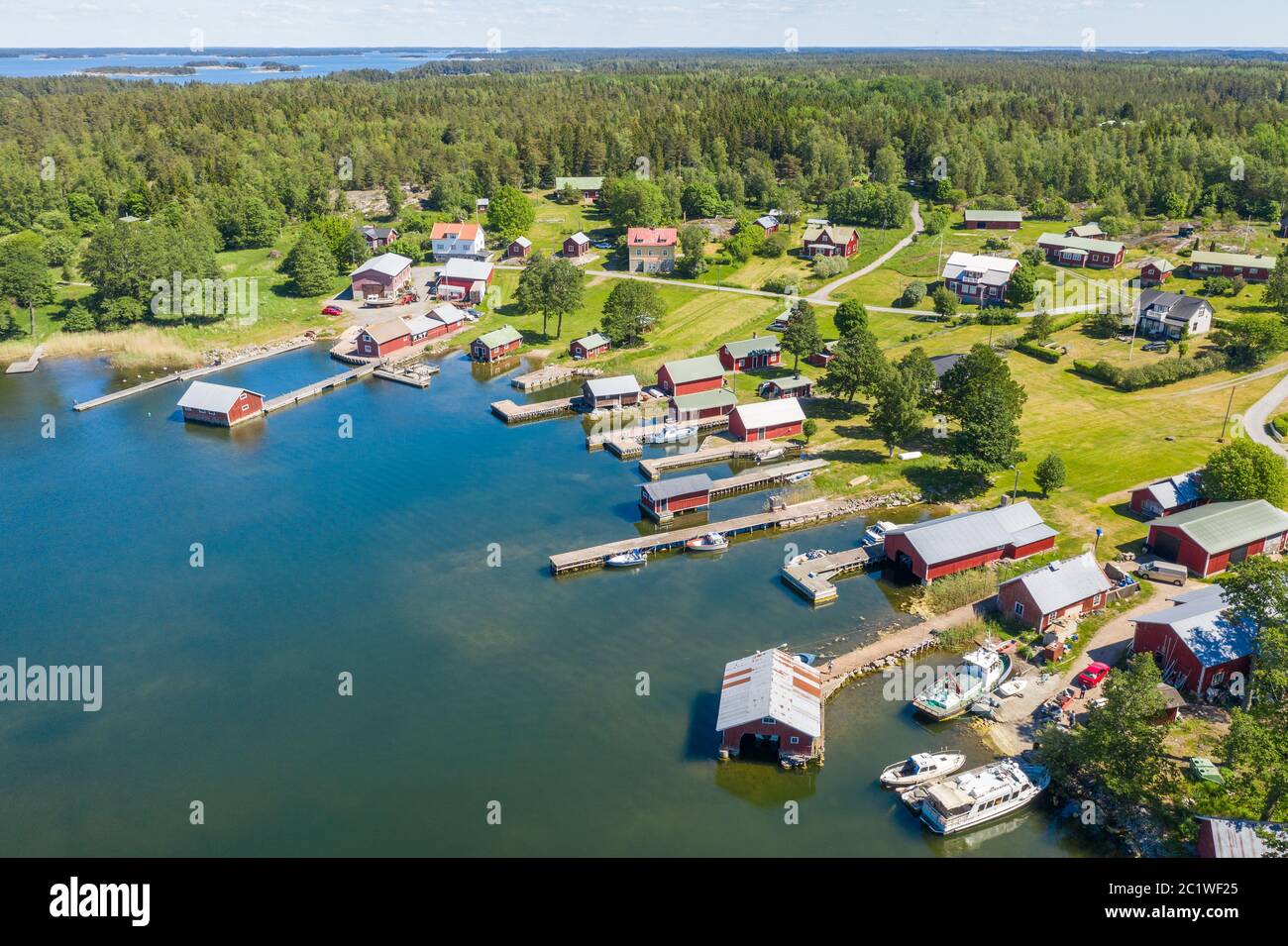 Vue aérienne du village de Rosala en été dans l'archipel sud de la Finlande Banque D'Images