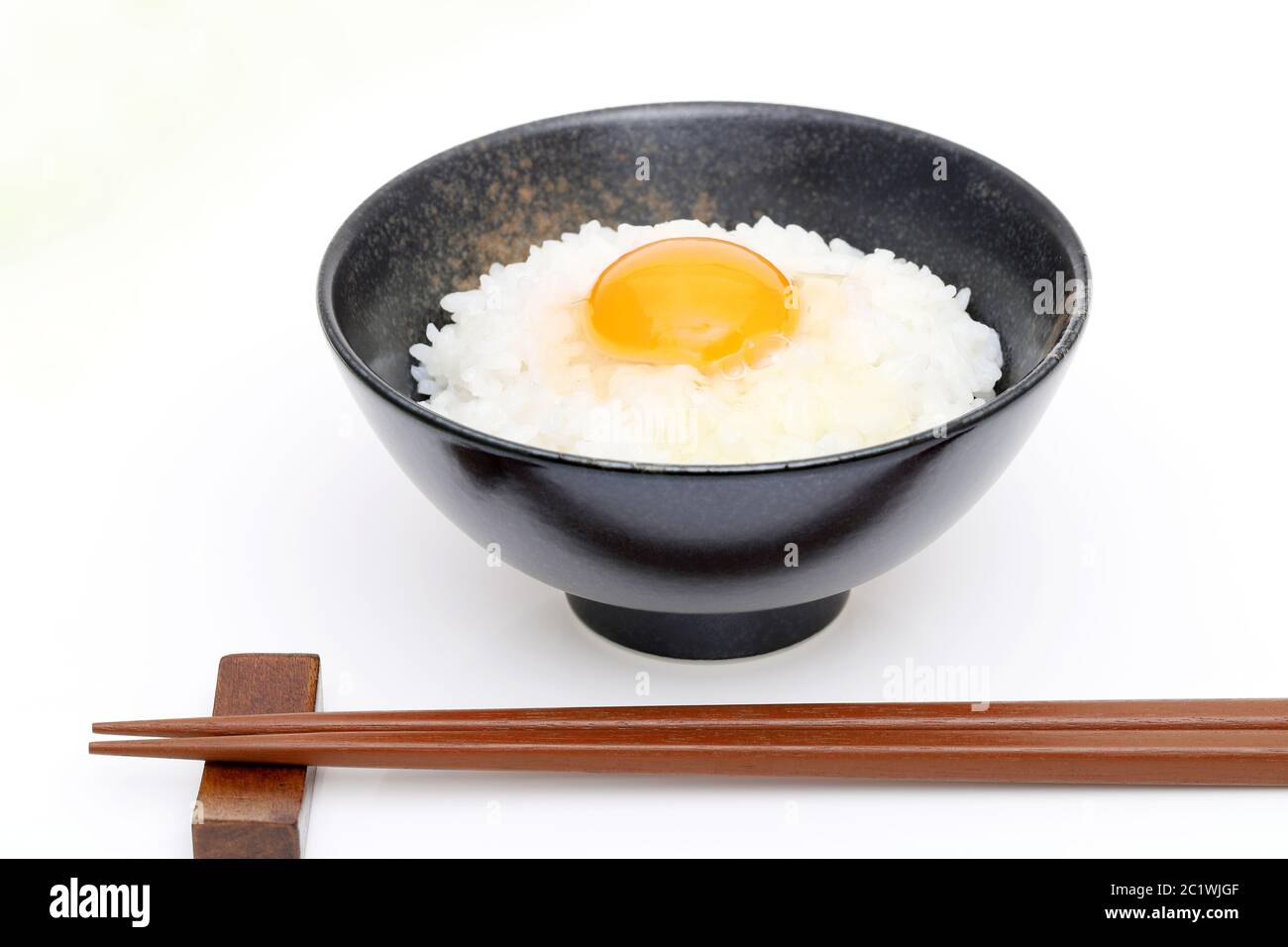 Close up de riz japonais avec l'oeuf cru, Tamago kake gohan Banque D'Images