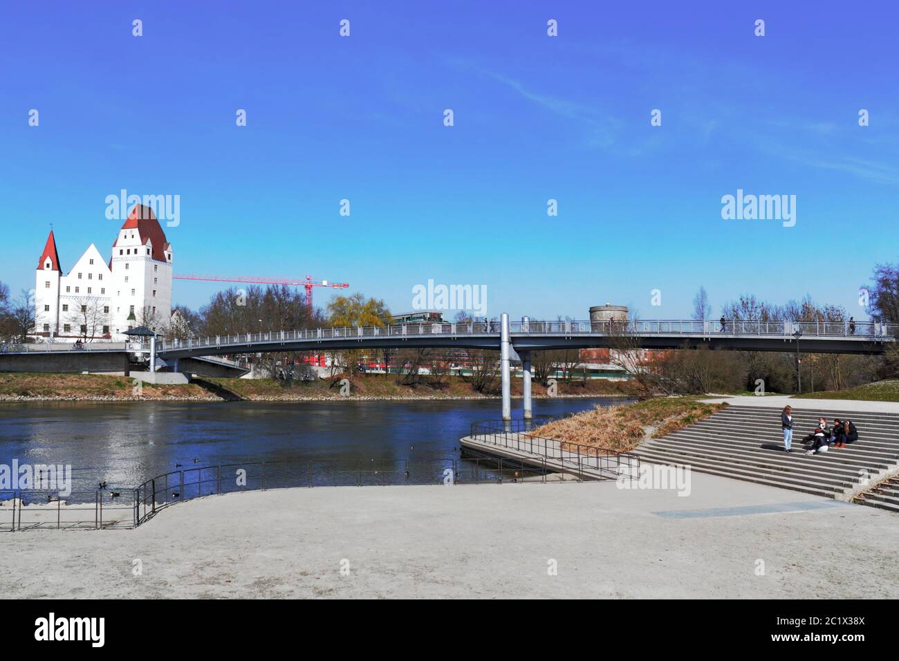 Nouveau château et rive du Danube Banque D'Images