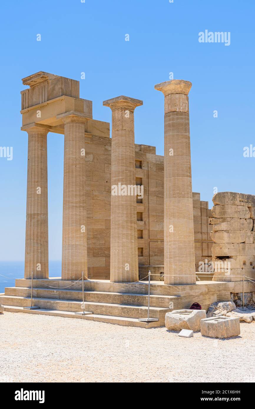 Colonnes du Temple d'Athena Lindos, au sommet de l'Acropole de Lindos, Rhodes, Grèce Banque D'Images