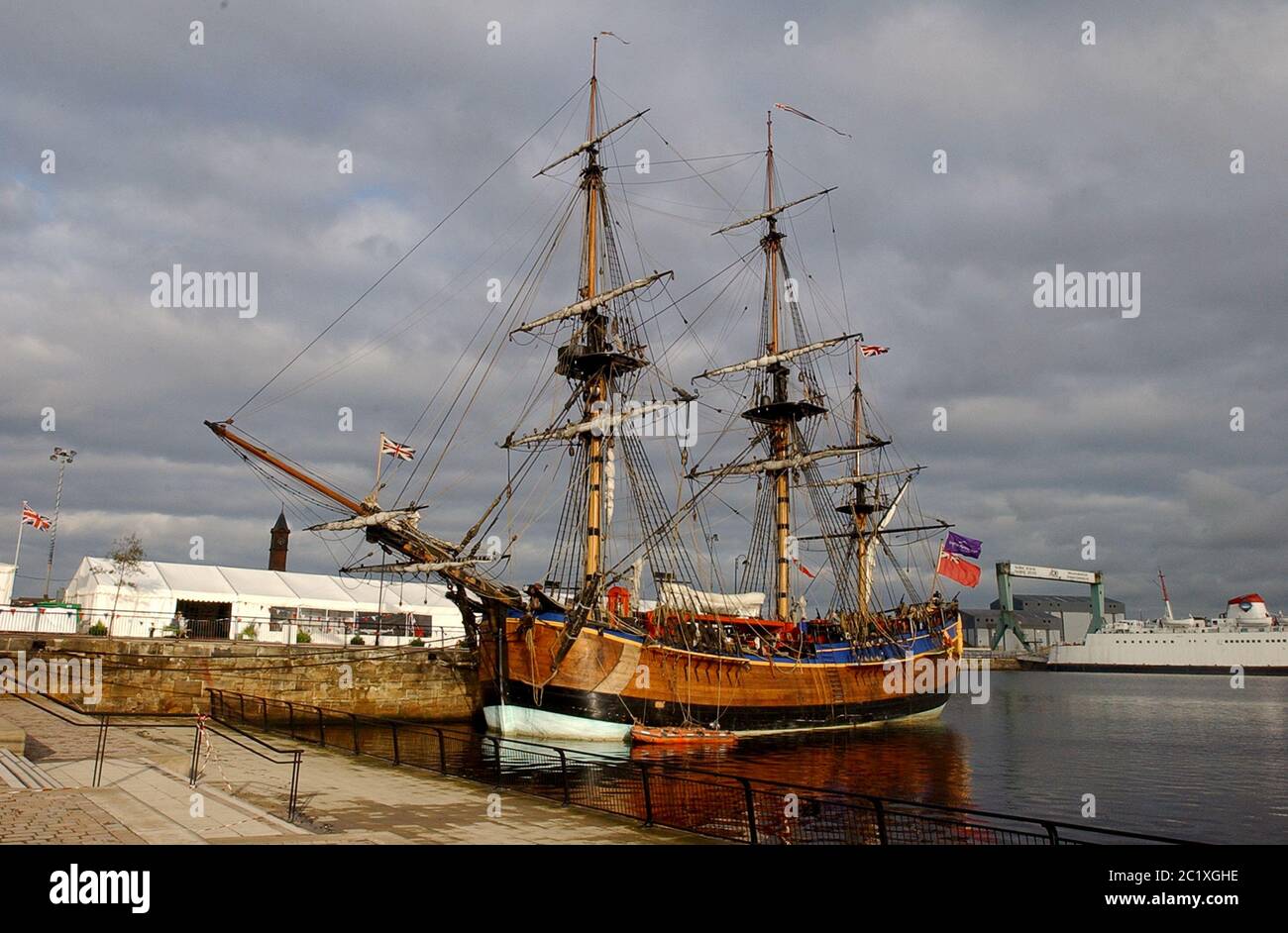 HM Bark Endeavour réplique du voilier à Teeside Docks dans Middlesbrough 2003 Banque D'Images