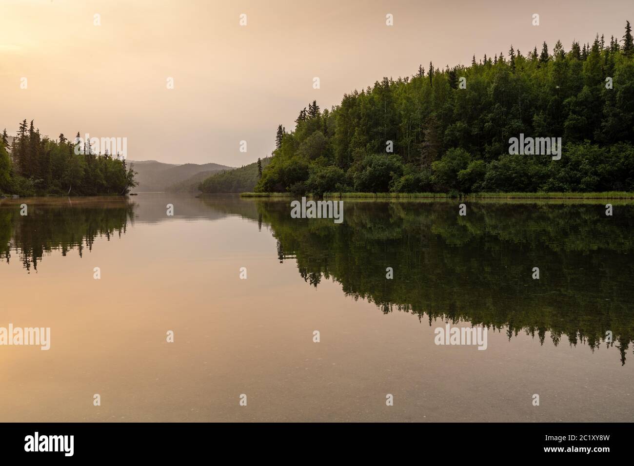 Paysage avec le lac le matin en Alaska Banque D'Images