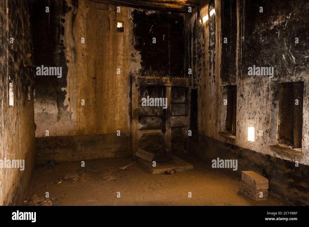 À l'intérieur de la chambre dans un village abandonné dans la région de Wadi Massal, Province de Riyad, Arabie Saoudite Banque D'Images