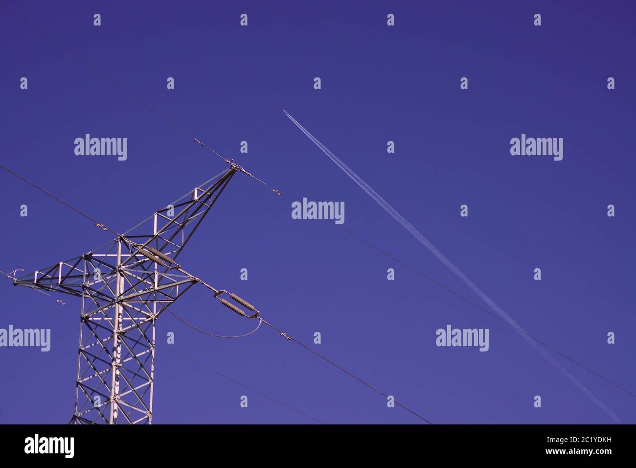 tour électrique et ciel Banque D'Images