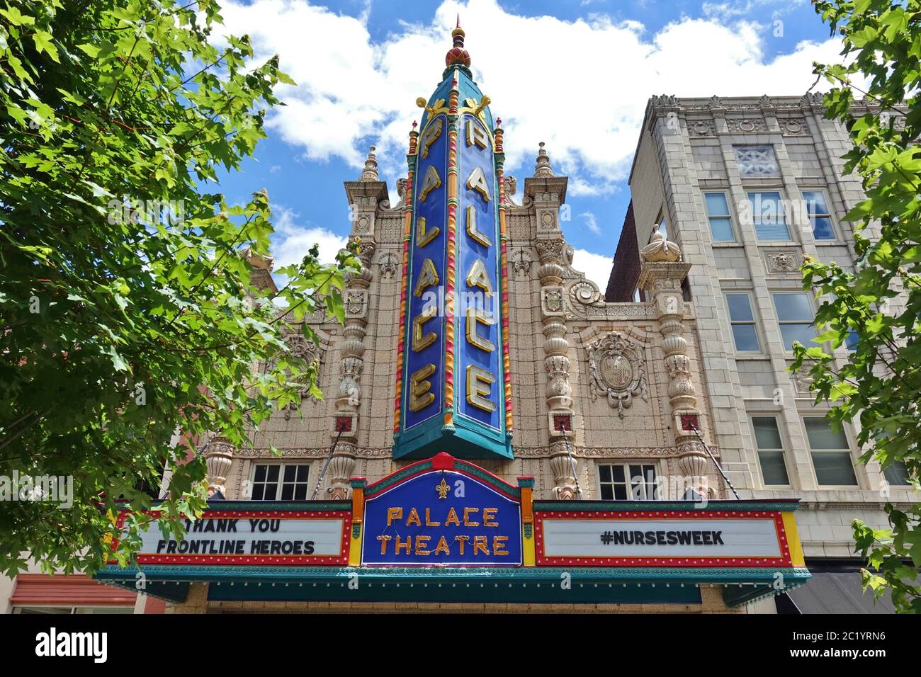 LOUISVILLE, Kentucky -30 MAI 2020 - vue sur le célèbre théâtre du palais de Louisville, un lieu historique de musique situé à Louisville, Kentucky, États-Unis. Banque D'Images
