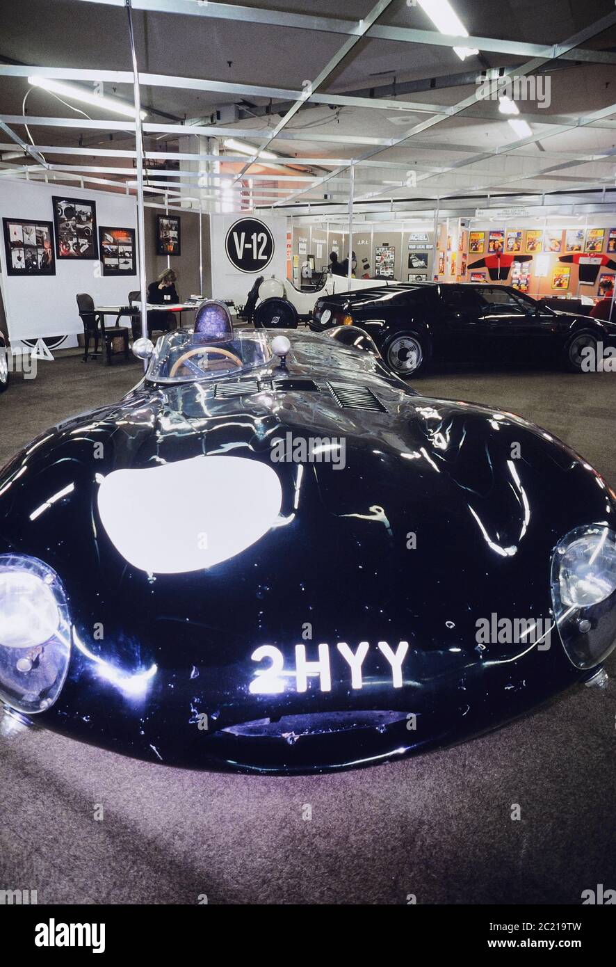 1956 Jaguar D type 3400 cc sur l'écran du SALON des VOITURES DE COURSE 1989. Olympia 2, Londres, Angleterre, Royaume-Uni, GB. 4-8 janvier 1989 Banque D'Images