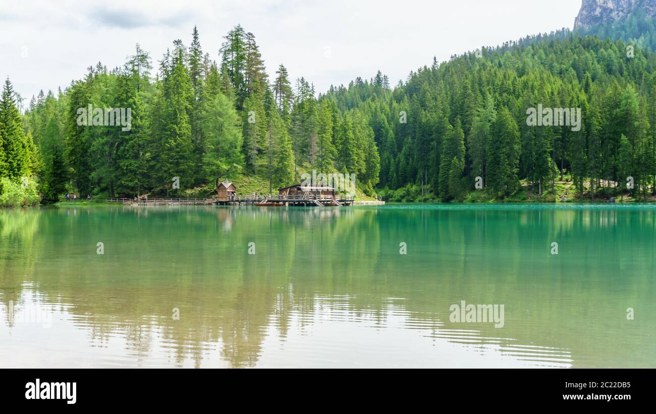 Lac de Braies dans le Tyrol du Sud Banque D'Images