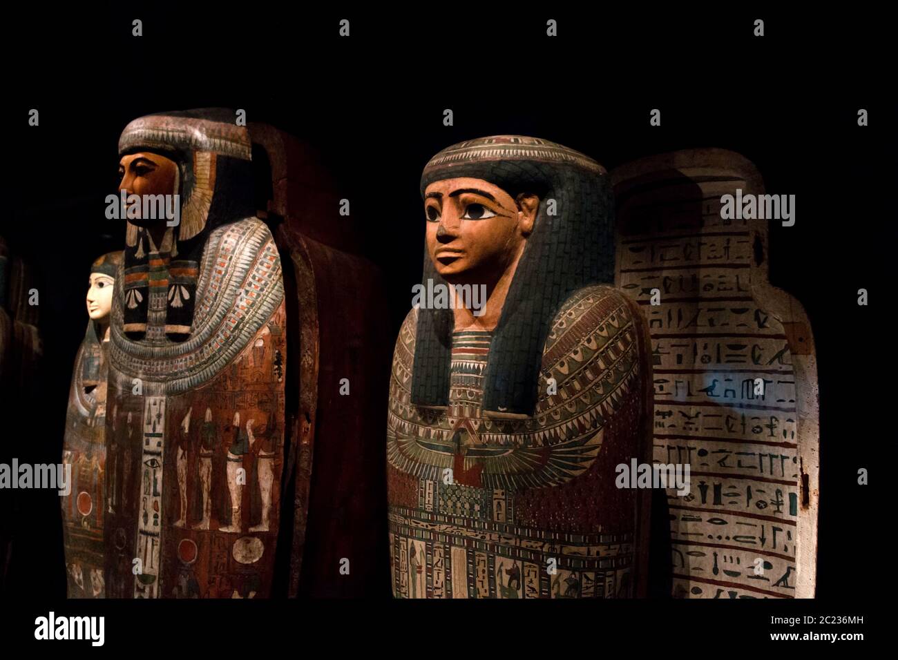 Leiden, pays-Bas 26 JANVIER 2019 : gros plan des anciens cercueils à l'exposition les dieux d'Égypte à Leiden. Sarcophage égyptien ancien. Banque D'Images