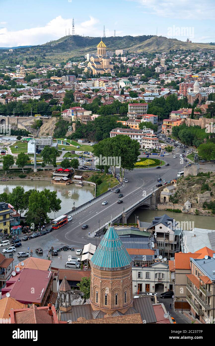 Vue aérienne sur Tbilissi, capitale de la Géorgie. Banque D'Images