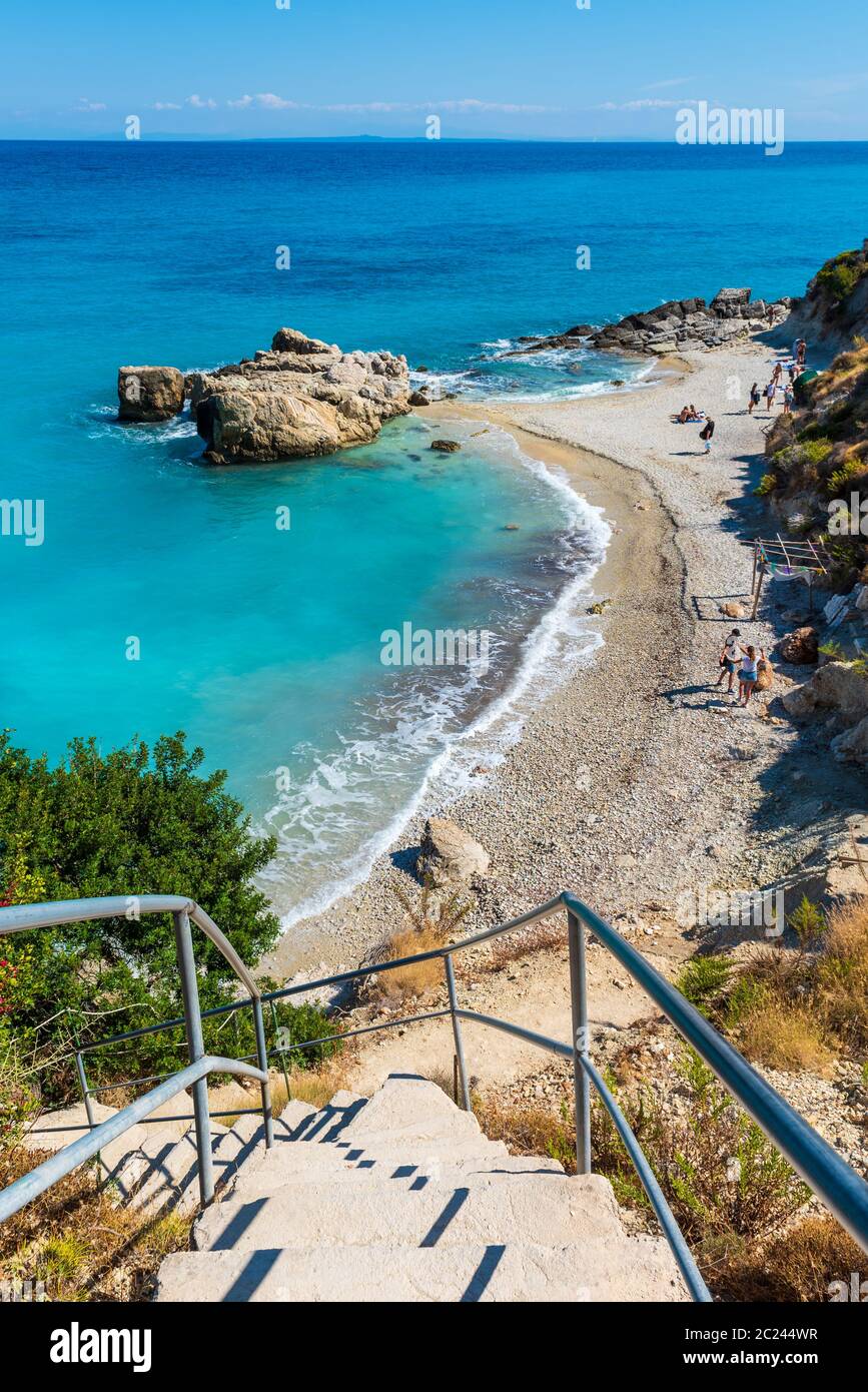 Zakynthos, Grèce - 2 octobre 2017 : escalier vers la plage de Xigia sur l'île de Zakynthos. Grèce. Banque D'Images