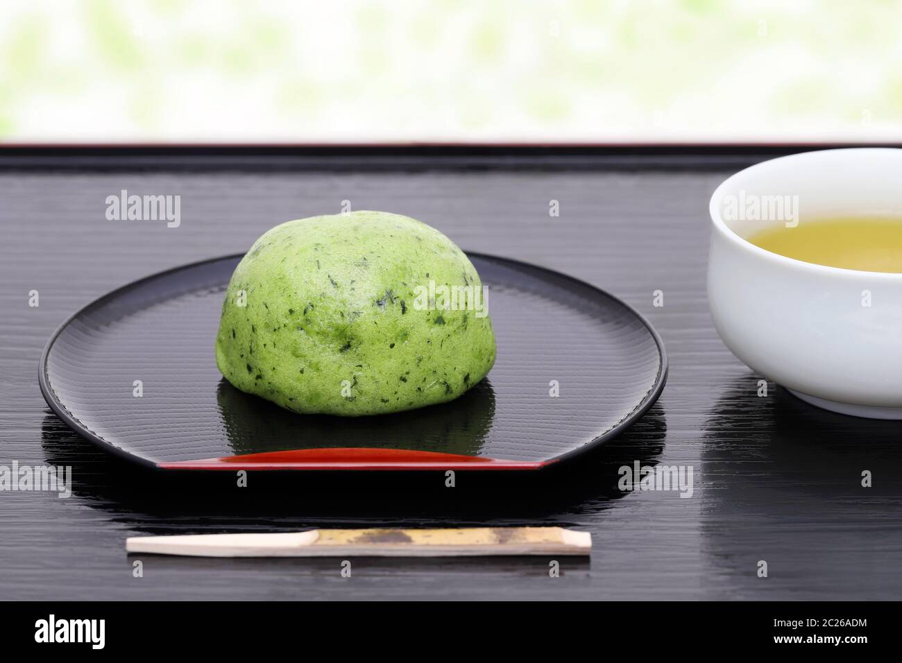 Yomogi mochi japonais dessert pour la saison du printemps plante yomogi fait de gâteau de riz Banque D'Images