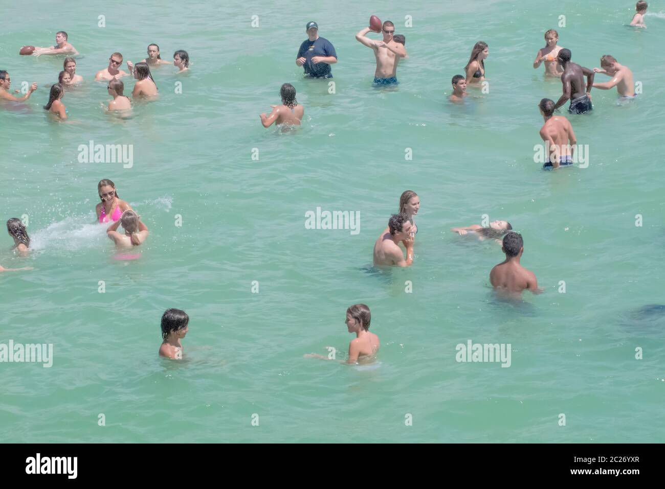 Les gens en mer dans le golfe du Mexique, Floride, États-Unis Banque D'Images
