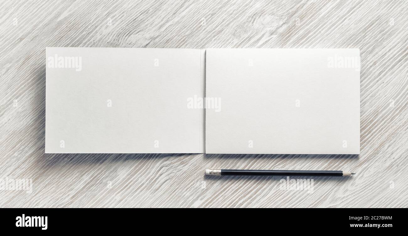Carnet d'esquisses et crayon Banque D'Images