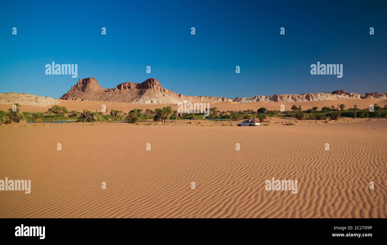 Vue panoramique sur le lac Boukkou, groupe de lacs d'Ounianga Serir à Ennedi, Tchad Banque D'Images