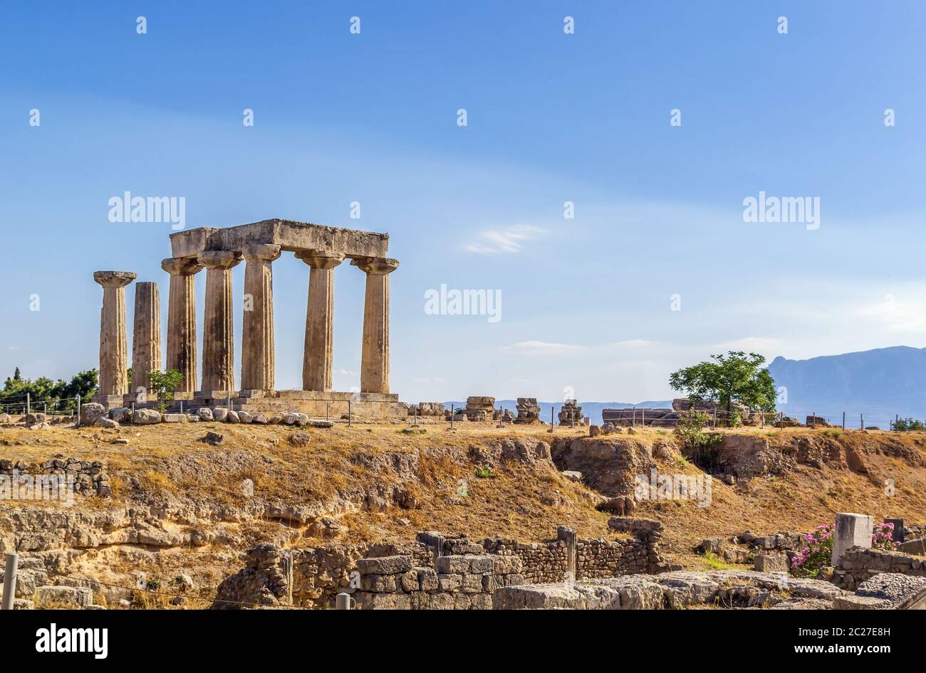 Temple d'Apollon dans l'ancienne Corinthe, Grèce Banque D'Images