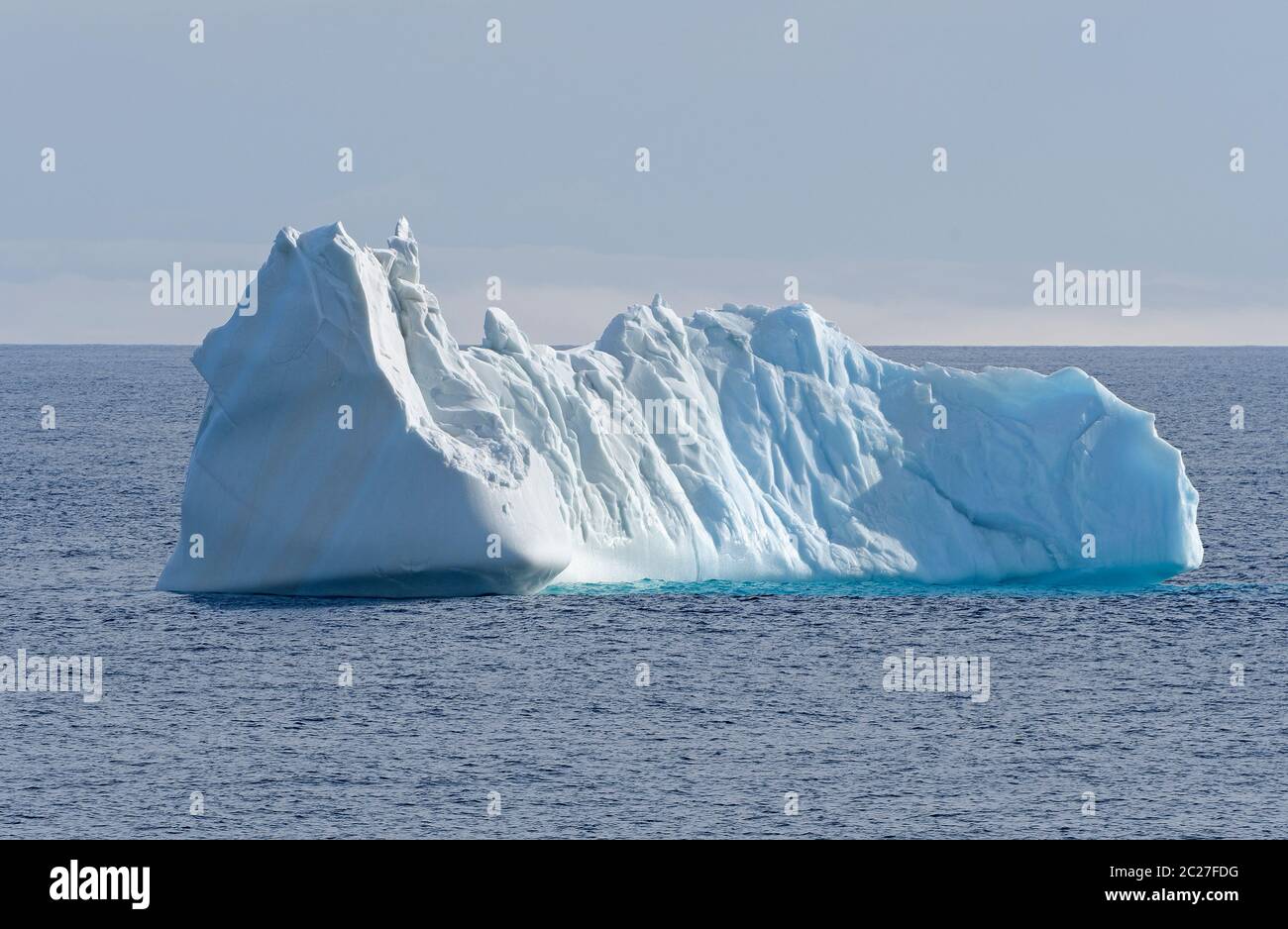 Iceberg dans le haut Arctique près de l'île de Baffin au Nunavut, Canada Banque D'Images