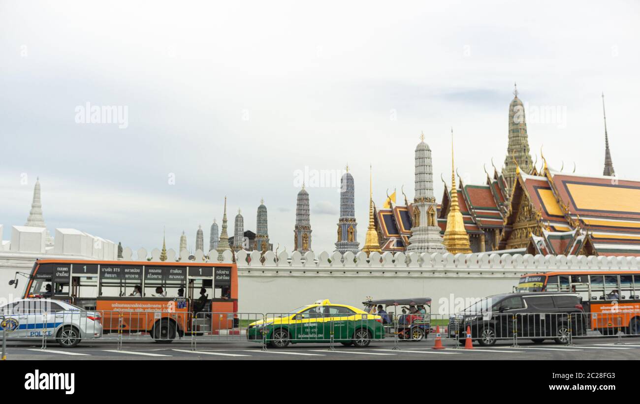 Un trafic au Grand Palais royal pendant une nouvelle vie normale, Bangkok Thaïlande Banque D'Images