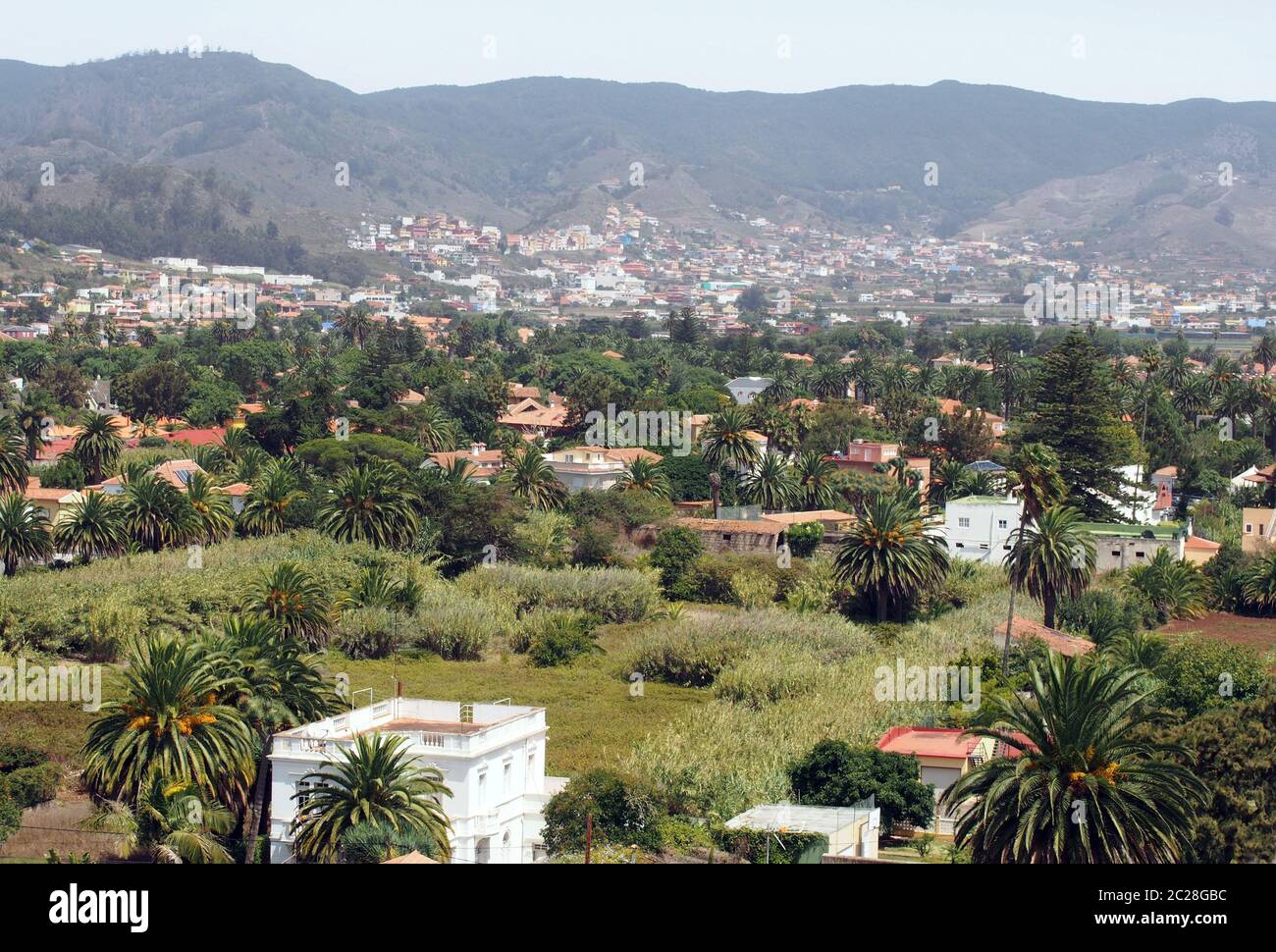 Vue panoramique sur la Laguna à Tenerife vue panoramique avec des maisons, des jardins et des montagnes Banque D'Images